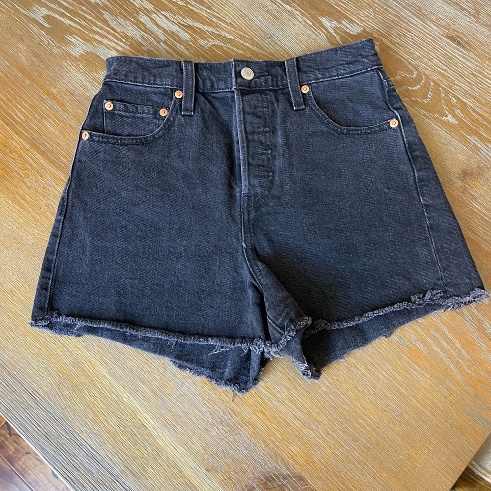 Levi’s rib cage shorts